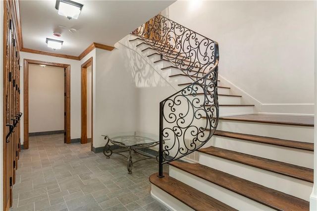 35 Valley Road NW, Atlanta, GA 30305