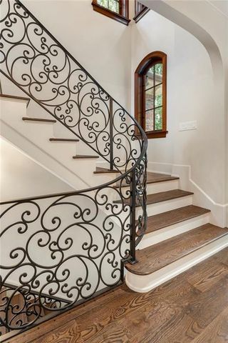 35 Valley Road NW, Atlanta, GA 30305