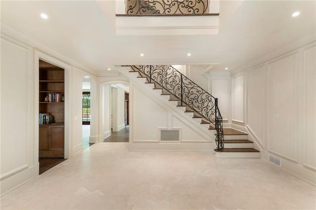 35 Valley Road NW, Atlanta, GA 30305
