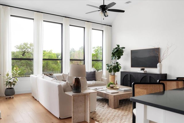 482 Running Bird RD, Austin, TX 78737