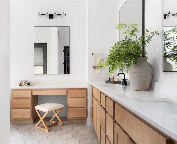 482 Running Bird RD, Austin, TX 78737