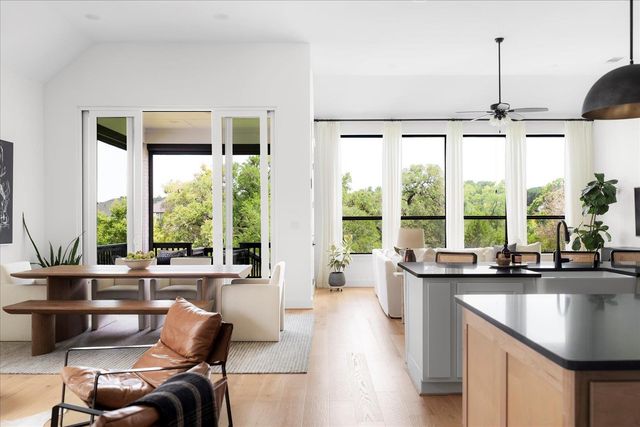 482 Running Bird RD, Austin, TX 78737