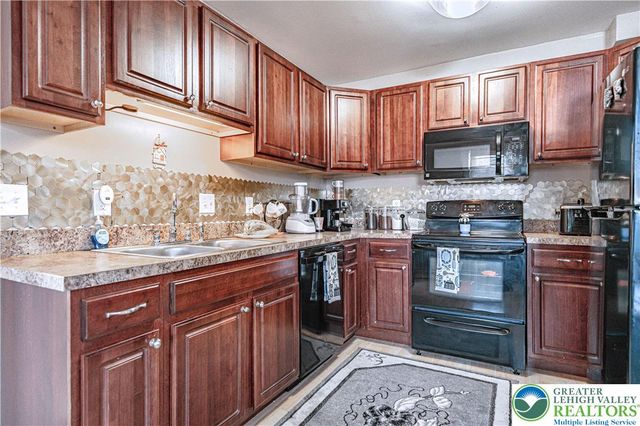 622 Scholl Avenue, Salisbury Twp, PA 18015