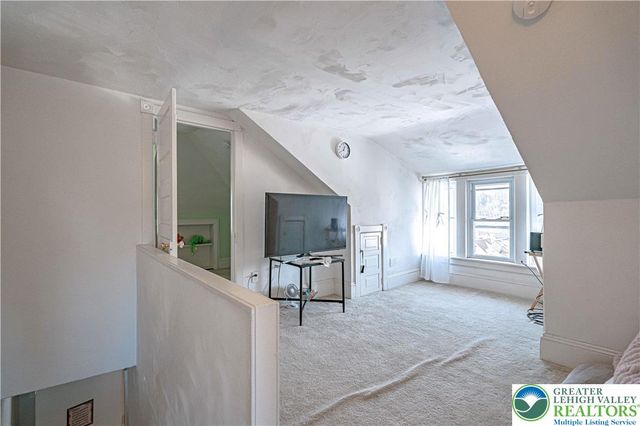 622 Scholl Avenue, Salisbury Twp, PA 18015