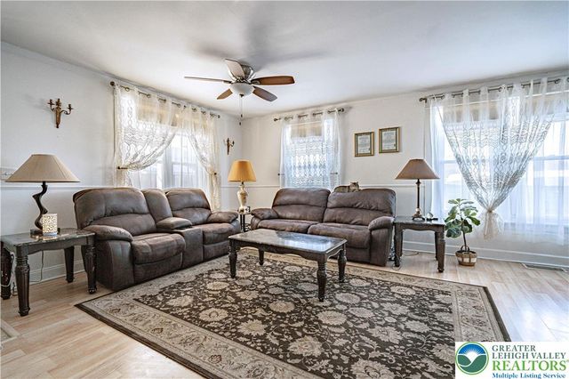 622 Scholl Avenue, Salisbury Twp, PA 18015