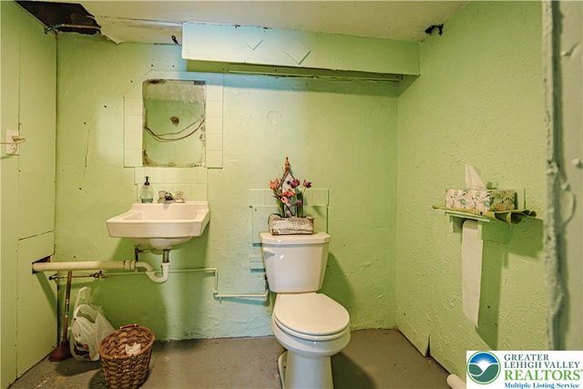 622 Scholl Avenue, Salisbury Twp, PA 18015