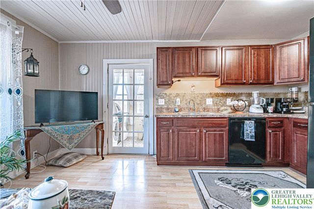 622 Scholl Avenue, Salisbury Twp, PA 18015