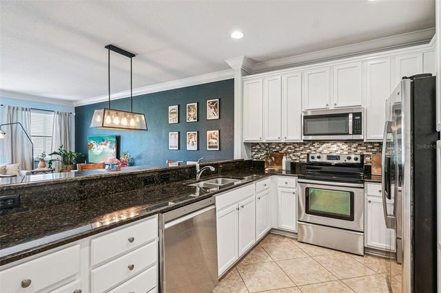 8061 PRESTBURY DRIVE, Orlando, FL 32832
