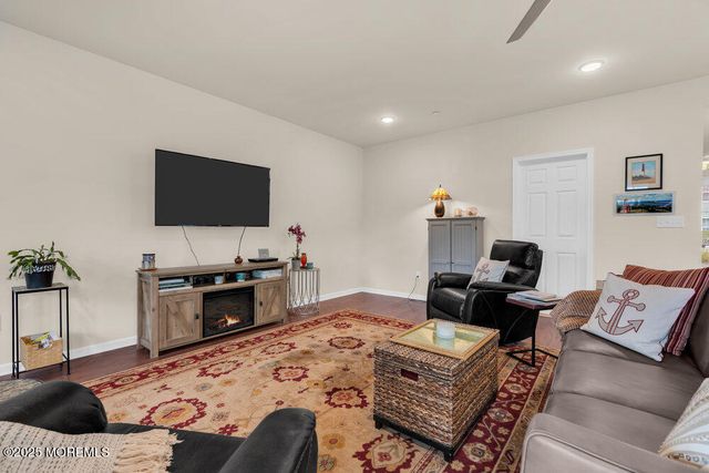 24 Lighthouse Pt Road, Highlands, NJ 07732