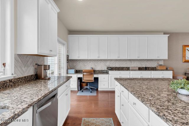 24 Lighthouse Pt Road, Highlands, NJ 07732