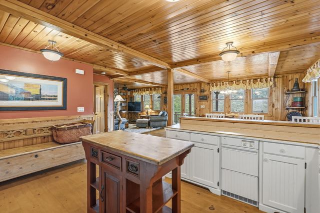 236 Crooked Lane, Blue Eye, MO 65611