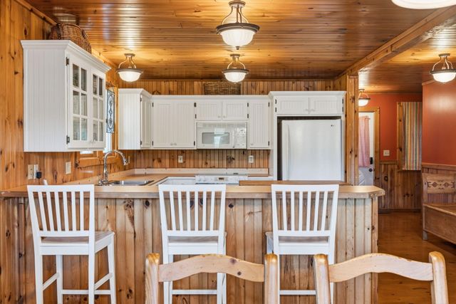 236 Crooked Lane, Blue Eye, MO 65611