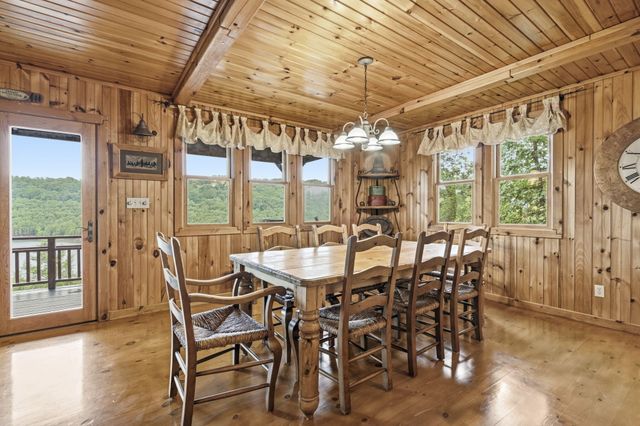 236 Crooked Lane, Blue Eye, MO 65611
