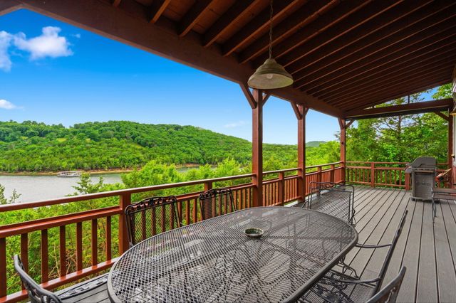 236 Crooked Lane, Blue Eye, MO 65611