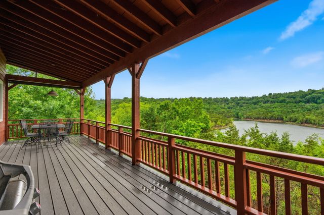 236 Crooked Lane, Blue Eye, MO 65611