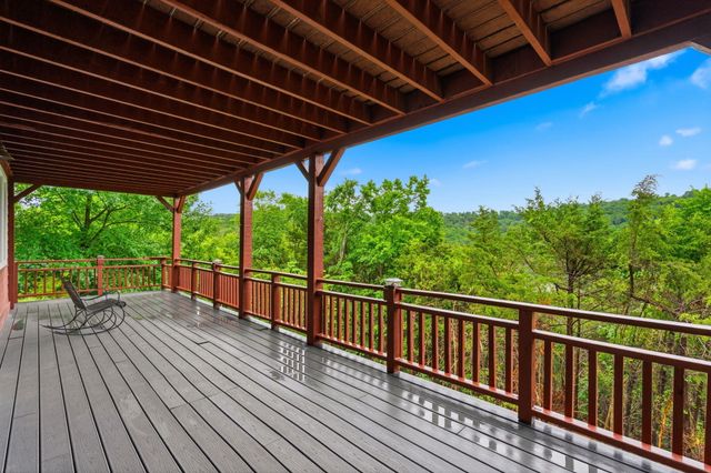 236 Crooked Lane, Blue Eye, MO 65611
