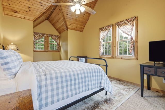 236 Crooked Lane, Blue Eye, MO 65611