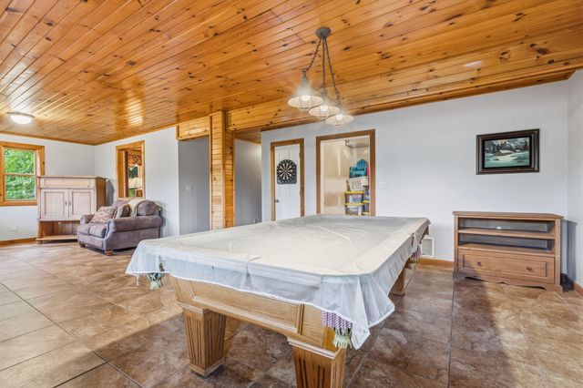 236 Crooked Lane, Blue Eye, MO 65611