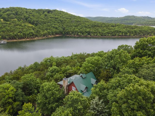 236 Crooked Lane, Blue Eye, MO 65611