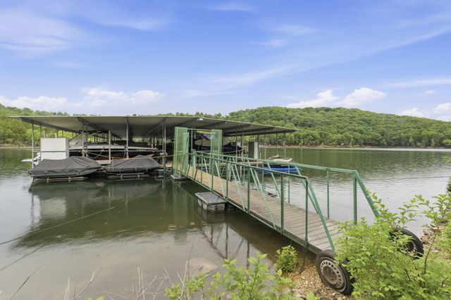 236 Crooked Lane, Blue Eye, MO 65611
