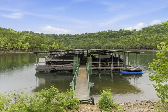 236 Crooked Lane, Blue Eye, MO 65611