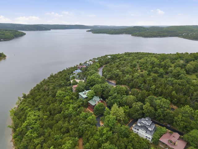 236 Crooked Lane, Blue Eye, MO 65611