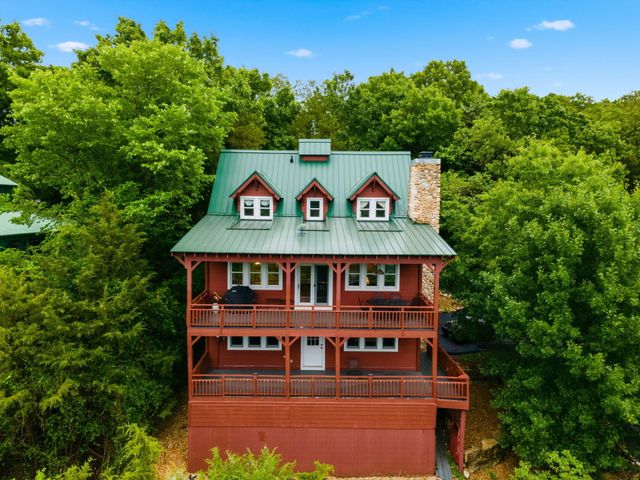 236 Crooked Lane, Blue Eye, MO 65611