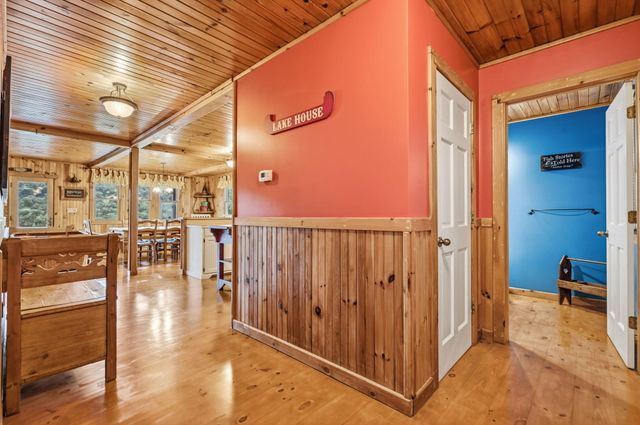 236 Crooked Lane, Blue Eye, MO 65611