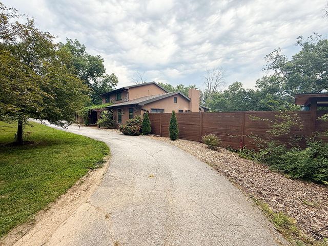 6700 S HILL CREEK RD, Columbia, MO 65203