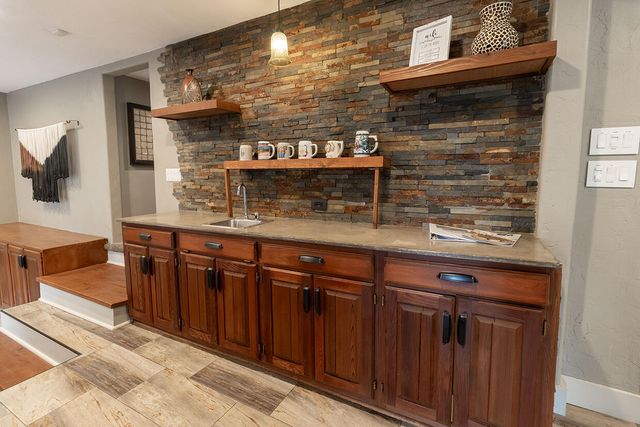 6700 S HILL CREEK RD, Columbia, MO 65203