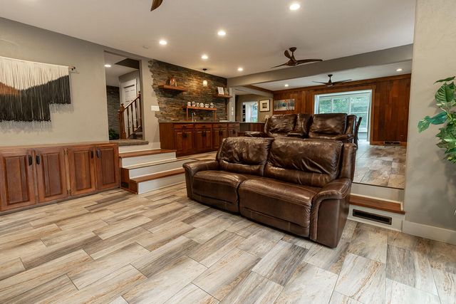 6700 S HILL CREEK RD, Columbia, MO 65203