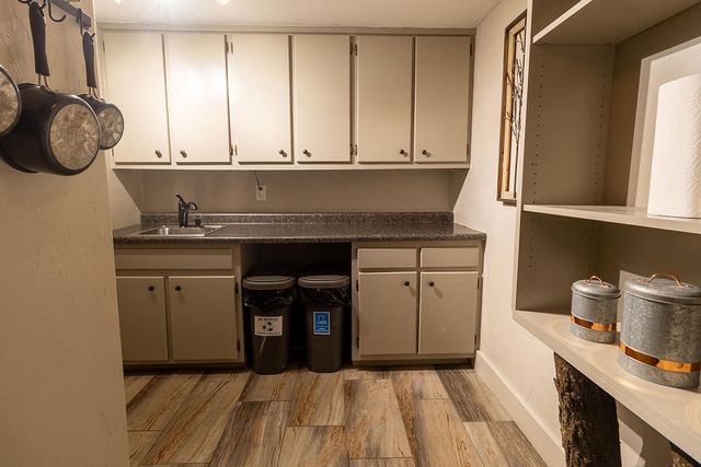 6700 S HILL CREEK RD, Columbia, MO 65203