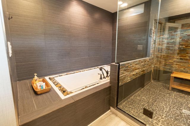 6700 S HILL CREEK RD, Columbia, MO 65203