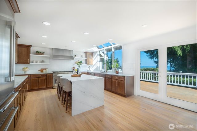 9416 NE 25th Street, Clyde Hill, WA 98004