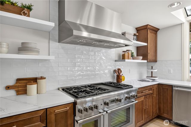 9416 NE 25th Street, Clyde Hill, WA 98004
