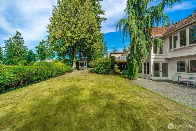 9416 NE 25th Street, Clyde Hill, WA 98004