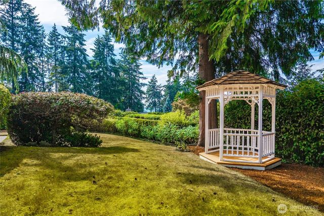 9416 NE 25th Street, Clyde Hill, WA 98004