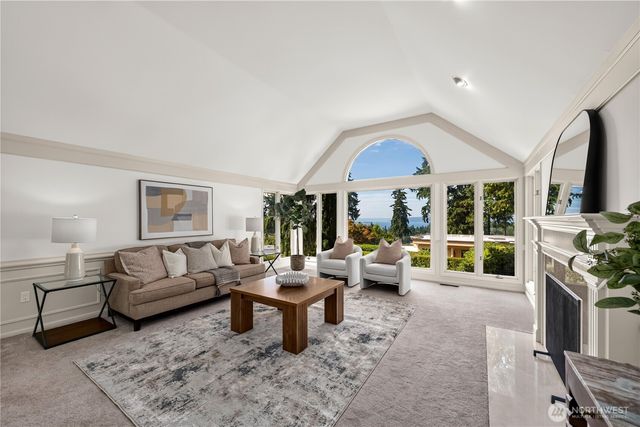 9416 NE 25th Street, Clyde Hill, WA 98004