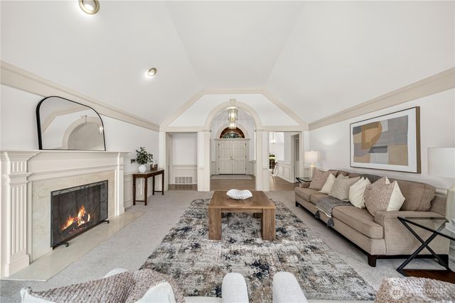 9416 NE 25th Street, Clyde Hill, WA 98004