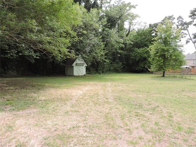 6972 Linda CIR, Hayes, VA 23072