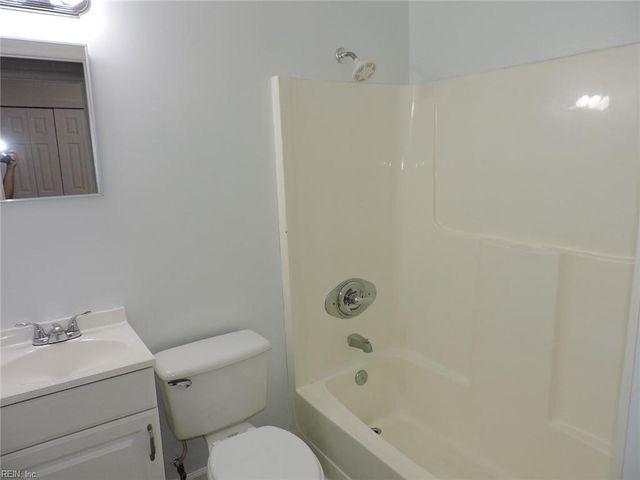 6972 Linda CIR, Hayes, VA 23072