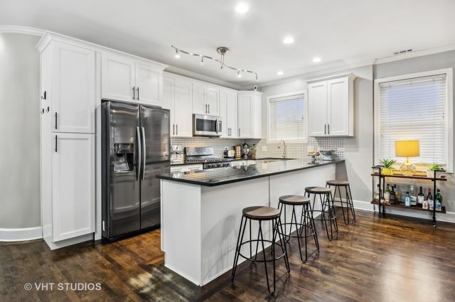 2339 W Rice Street C, Chicago, IL 60622