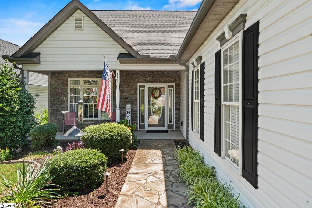 105 Garden View Court, Piedmont, SC 29673