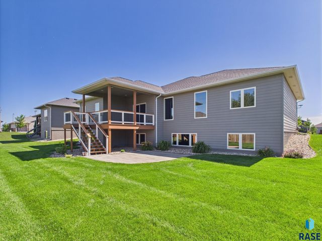 4205 S Poppies Ave, Sioux Falls, SD 57110