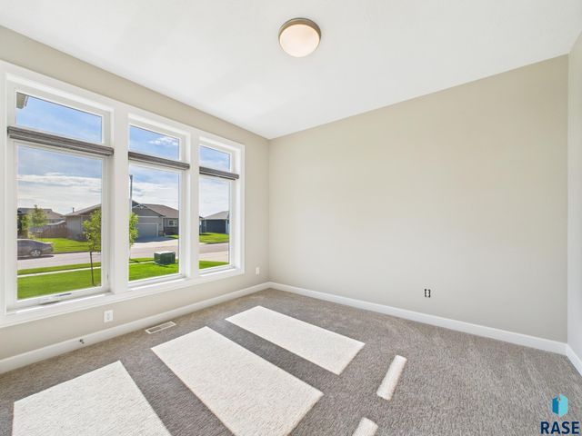 4205 S Poppies Ave, Sioux Falls, SD 57110