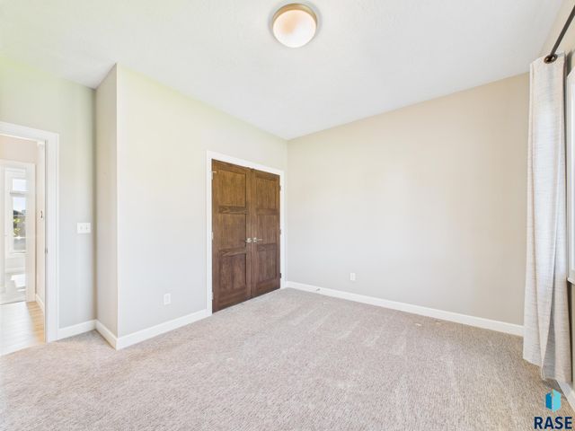 4205 S Poppies Ave, Sioux Falls, SD 57110