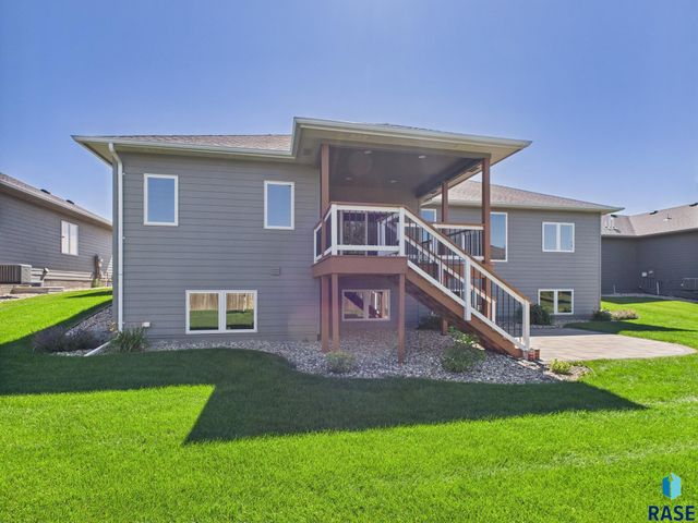 4205 S Poppies Ave, Sioux Falls, SD 57110
