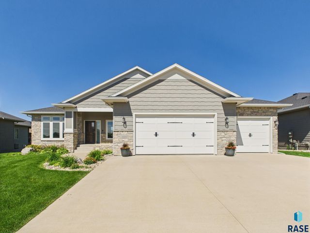 4205 S Poppies Ave, Sioux Falls, SD 57110