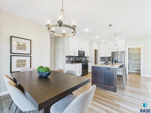 4205 S Poppies Ave, Sioux Falls, SD 57110