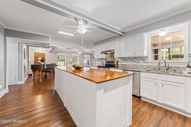 123 Lockfield Lane, Scott, LA 70583